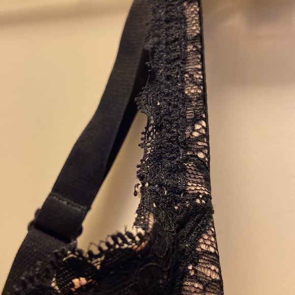 NWOT.  Fredricks of Hollywood.  Voluptuous laced black bra. - Picture 5 of 9